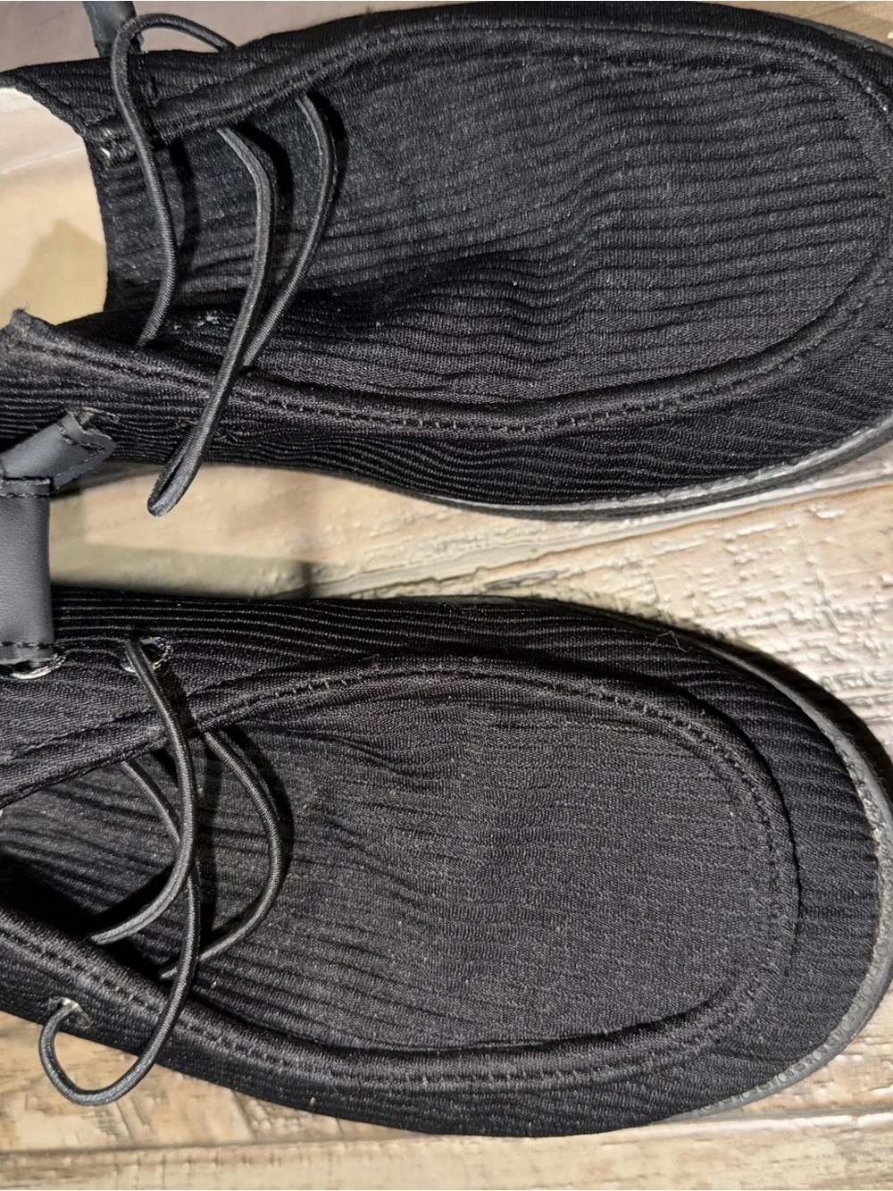 N/A comfortable black